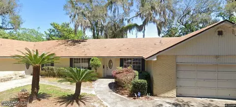 1911 Miracle Ln, Jacksonville, FL 32225