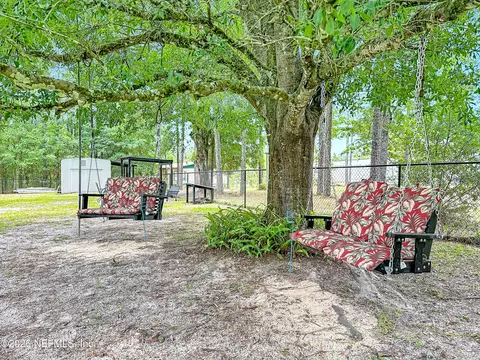 Exterior - 110 Patch St, Interlachen, FL 32148 photo 3 of 3
