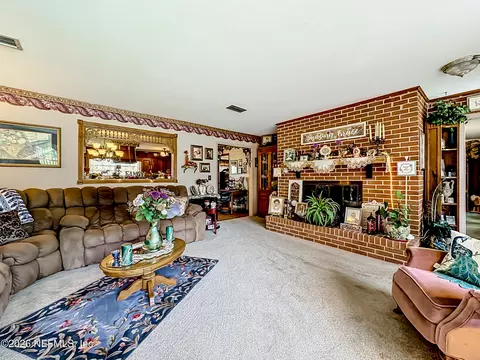 Living - 110 Patch St, Interlachen, FL 32148 photo 2 of 2