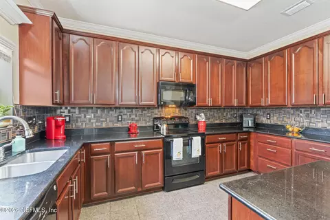 Kitchen - 425 Fort Drum Ct, Saint Augustine, FL 32092 photo 4 of 6