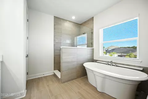 Bath - 820 Oaklawn Ct, Saint Augustine, FL 32092 photo 2 of 3