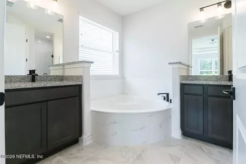 Bath - 820 Oaklawn Ct, Saint Augustine, FL 32092 photo 1 of 3