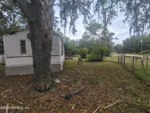 109 Arrowhead Dr, Interlachen, FL 32148