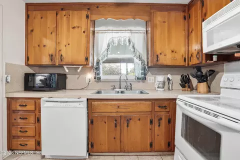 Kitchen - 2605 Adele Rd, Jacksonville, FL 32216 photo 3 of 3