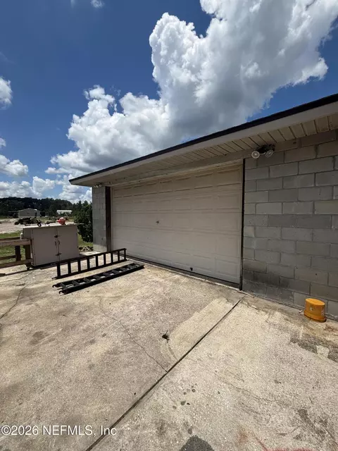 Exterior - 25 Currant Ave, Middleburg, FL 32068 photo 3 of 3
