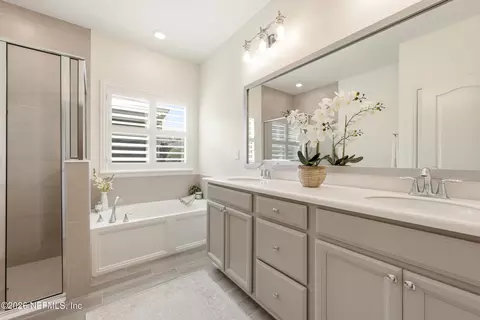 Bath - 28 Glorieta Dr, Saint Augustine, FL 32095 photo 2 of 3