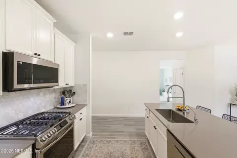 Kitchen - 28 Glorieta Dr, Saint Augustine, FL 32095 photo 3 of 4