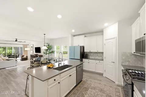 Kitchen - 28 Glorieta Dr, Saint Augustine, FL 32095 photo 2 of 4