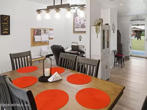 Dining - 334 7th Way, Interlachen, FL 32148 photo 3 of 3