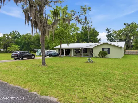 Exterior - 334 7th Way, Interlachen, FL 32148 photo 2 of 7