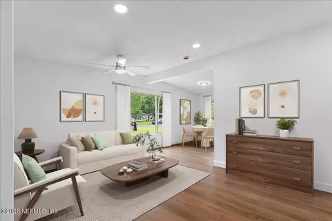 Living - 6903 Clovis Rd, Jacksonville, FL 32205 photo 2 of 4
