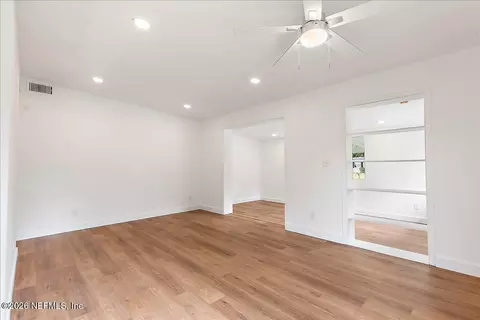 Living - 6903 Clovis Rd, Jacksonville, FL 32205 photo 3 of 4