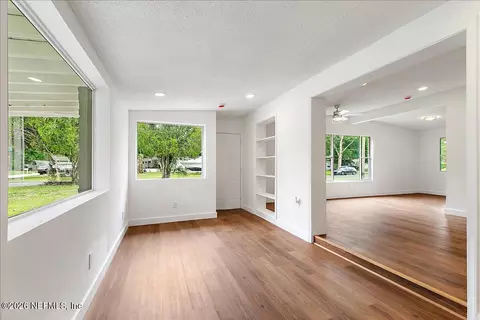 Living - 6903 Clovis Rd, Jacksonville, FL 32205 photo 1 of 4
