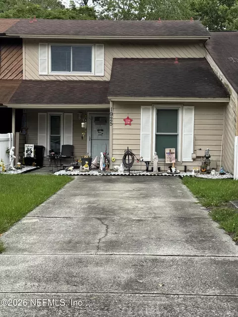 1925 Oak Water Dr, Jacksonville, FL 32225