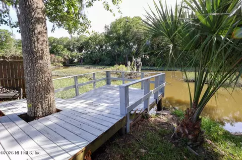 2140 Featherwood Dr W, Jacksonville, FL 32233