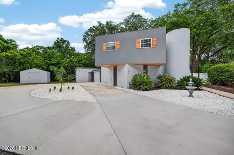 6861 Tamra Ln, Jacksonville, FL 32216