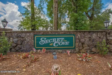 3510 Hidden Lake Dr E, Jacksonville, FL 32216