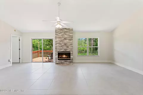 Living - 832 White Eagle Cir, Saint Augustine, FL 32086 photo 2 of 7