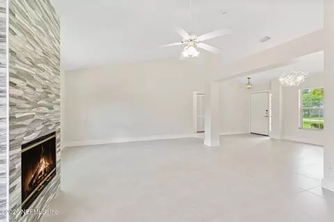 Living - 832 White Eagle Cir, Saint Augustine, FL 32086 photo 5 of 7