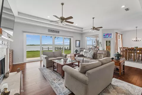 9006 Heckscher Dr, Jacksonville, FL 32226