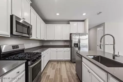 Kitchen - 77 Sadler Ct, Saint Augustine, FL 32092 photo 8 of 9