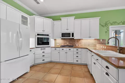 Kitchen - 776 Eagle Point Dr, Saint Augustine, FL 32092 photo 3 of 3