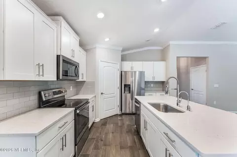 Kitchen - 104 Falcon Quest Ln, Saint Augustine, FL 32095 photo 3 of 4