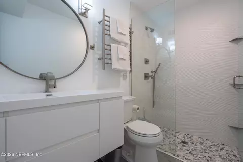 Bath - 83 Comares Ave #3B, Saint Augustine, FL 32080 photo 1 of 2
