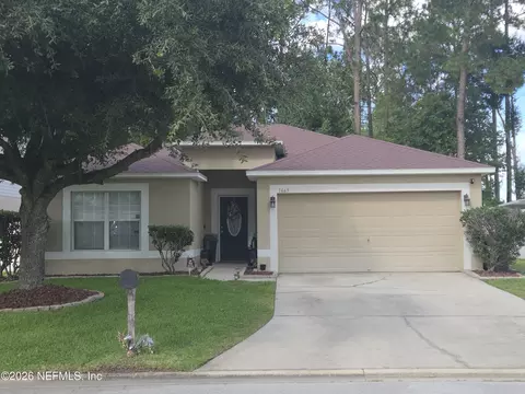 Exterior - 1663 E Jayhawk Ln E, Jacksonville, FL 32221 photo 2 of 9