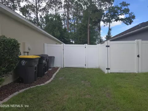 Exterior - 1663 E Jayhawk Ln E, Jacksonville, FL 32221 photo 6 of 9