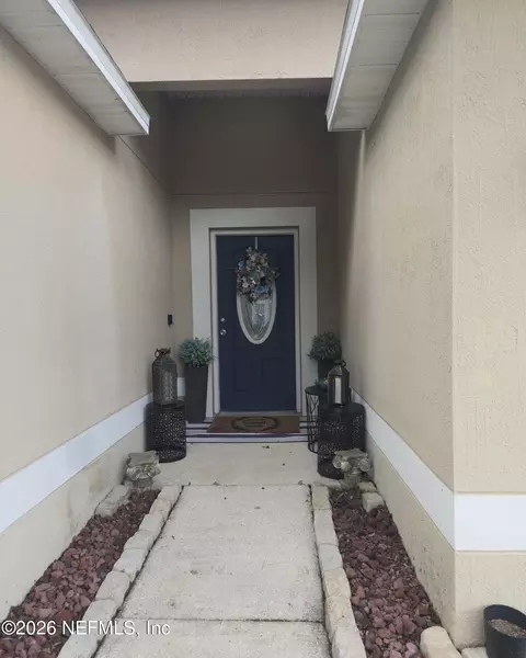 Exterior - 1663 E Jayhawk Ln E, Jacksonville, FL 32221 photo 8 of 9