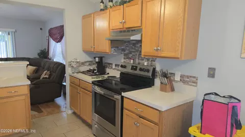 Kitchen - 1663 E Jayhawk Ln E, Jacksonville, FL 32221 photo 2 of 4
