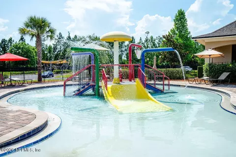 Exterior - 65849 Edgewater Dr, Yulee, FL 32097 photo 4 of 8