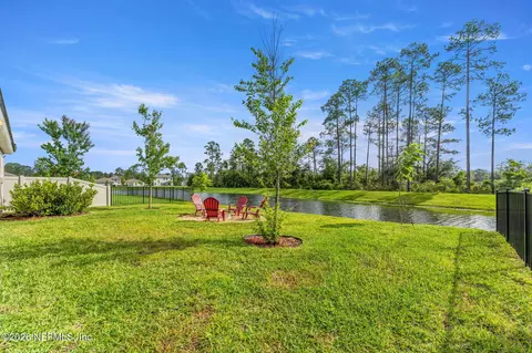 Exterior - 65849 Edgewater Dr, Yulee, FL 32097 photo 7 of 8