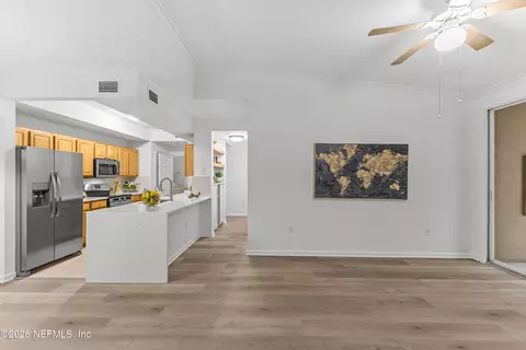 10075 Gate Pkwy N #213, Jacksonville, FL 32246