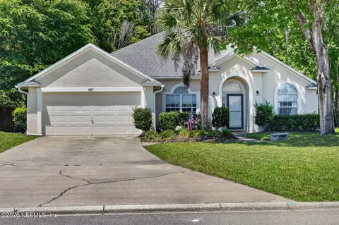 257 Johns Glen Dr, Saint Johns, FL 32259