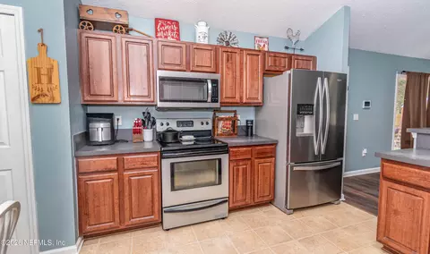 Kitchen - 431 Thomas Ct, Macclenny, FL 32063 photo 1 of 6