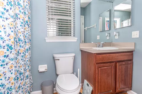 Bath - 431 Thomas Ct, Macclenny, FL 32063 photo 1 of 5