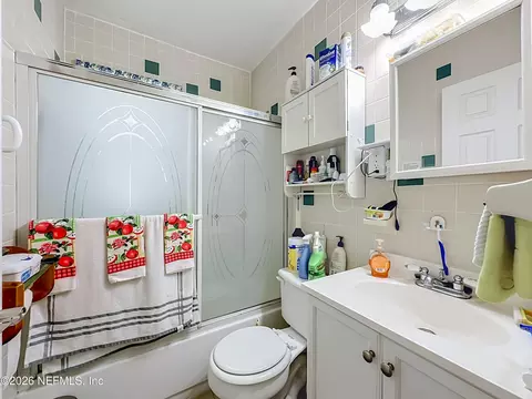 Bath - 271 E 48th St, Jacksonville, FL 32208 photo 1 of 1