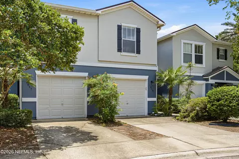 1049 N Black Cherry Dr, Saint Johns, FL 32259