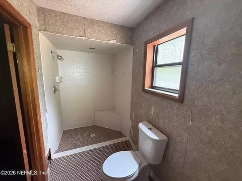 Bath - 4883 Gopher Cir, Middleburg, FL 32068 photo 2 of 2