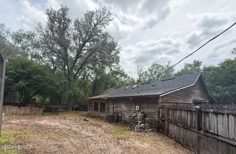 Exterior - 4883 Gopher Cir, Middleburg, FL 32068 photo 6 of 11