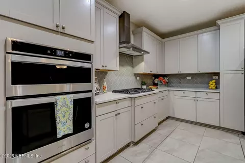 Kitchen - 530 Pine Bluff Dr, Saint Augustine, FL 32092 photo 2 of 3