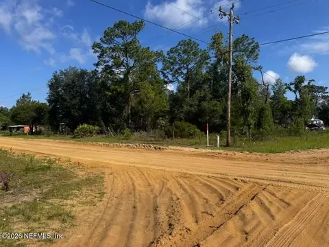 602 Junior Lake Dr, Interlachen, FL 32148 photo 5