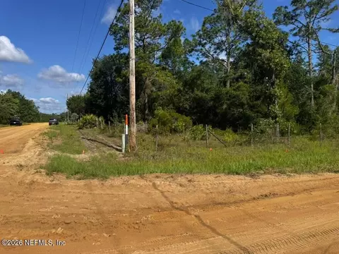 602 Junior Lake Dr, Interlachen, FL 32148 photo 6