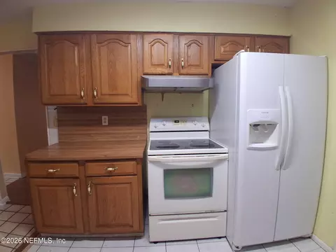 Kitchen - 320 Lobelia Rd, Saint Augustine, FL 32086 photo 2 of 5
