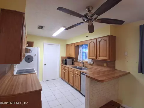 Kitchen - 320 Lobelia Rd, Saint Augustine, FL 32086 photo 3 of 5