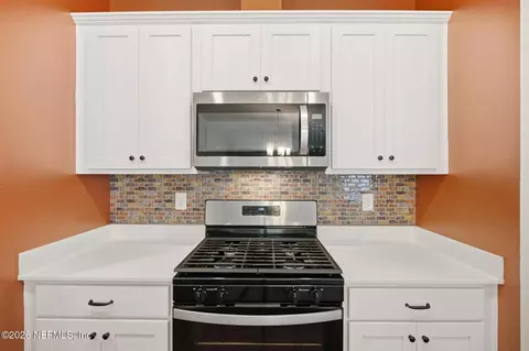 Kitchen - 5 Caddy Ct, Bunnell, FL 32110 photo 4 of 6