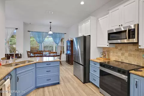 Kitchen - 3920 E Glendale Ct, Saint Johns, FL 32259 photo 6 of 7