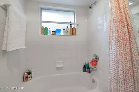 Bath - 3920 E Glendale Ct, Saint Johns, FL 32259 photo 2 of 10